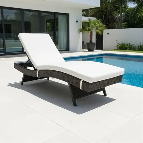 Poolside Lounger